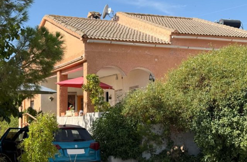 Resale - Villa -
Hondón de las Nieves