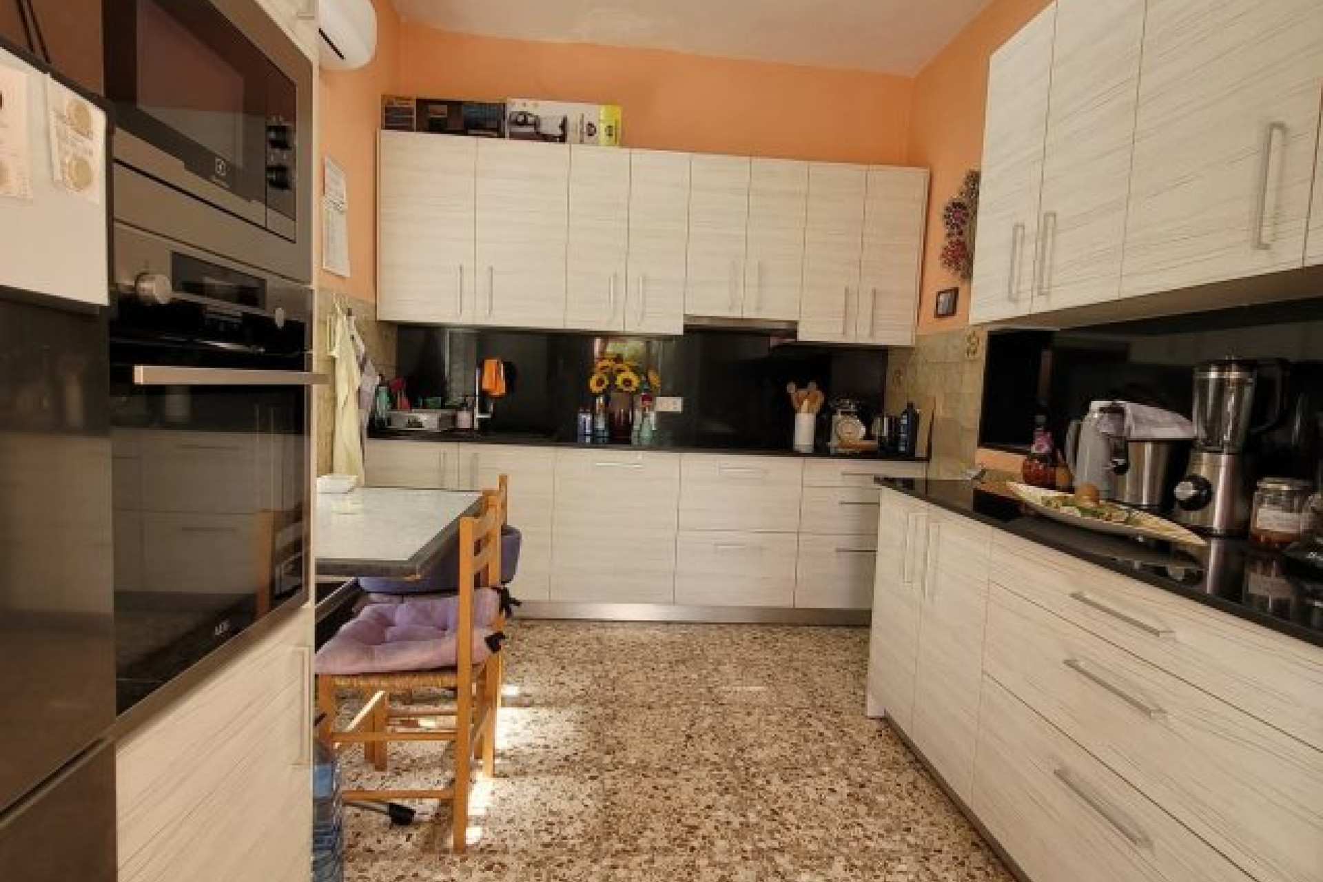 Resale - Villa -
Hondón de las Nieves
