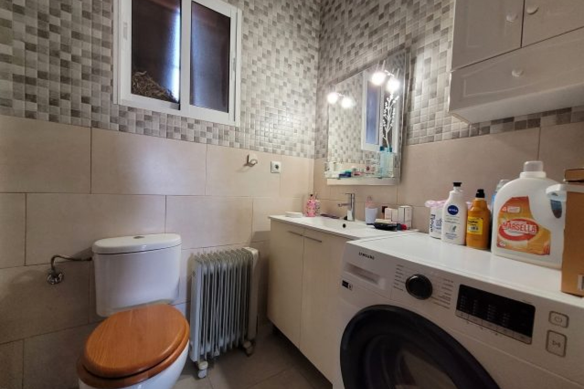 Resale - Villa -
Hondón de las Nieves