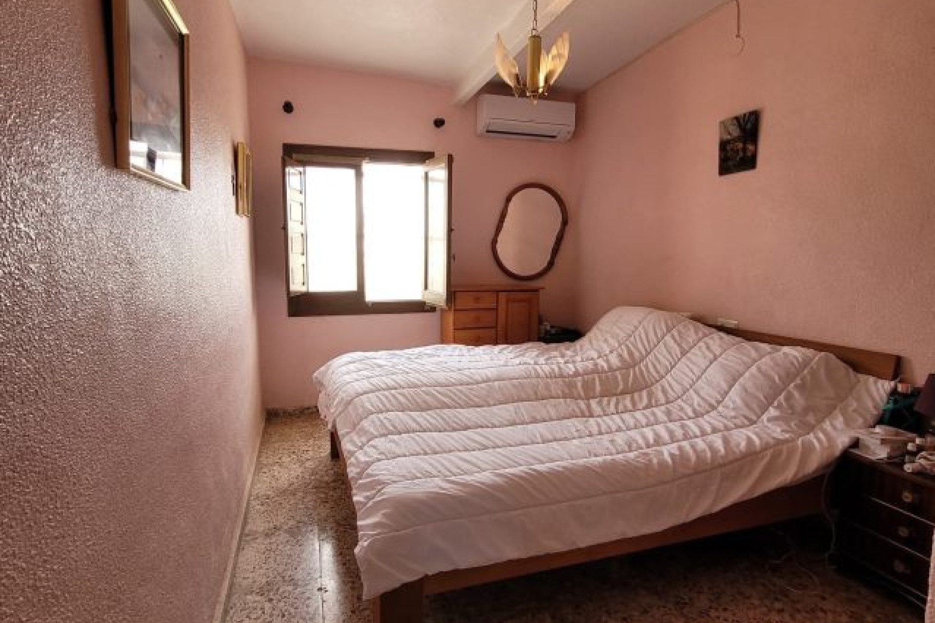 Resale - Villa -
Hondón de las Nieves