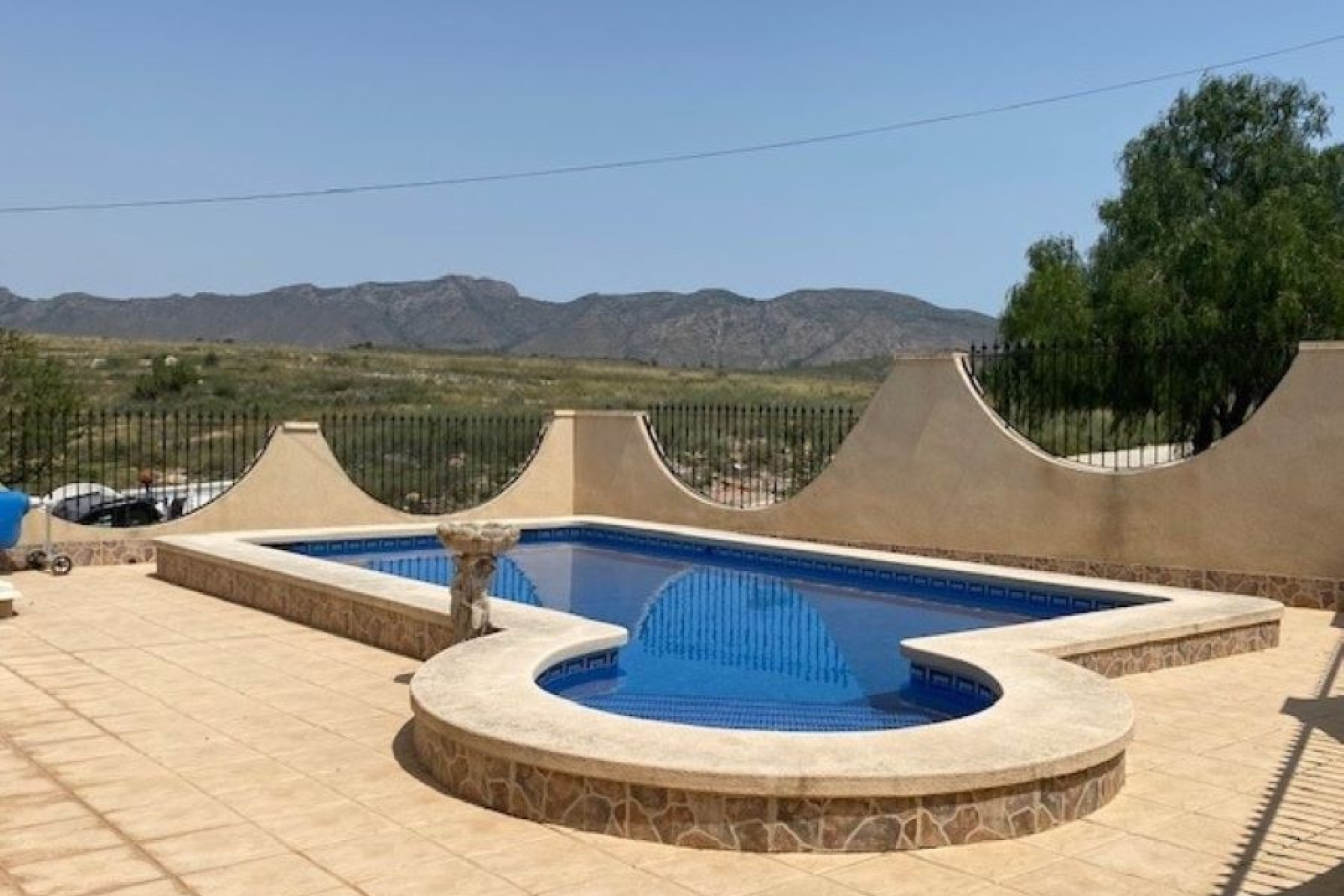 Resale - Villa -
Hondón de los Fráiles - HONDON DE LOS FRAILES