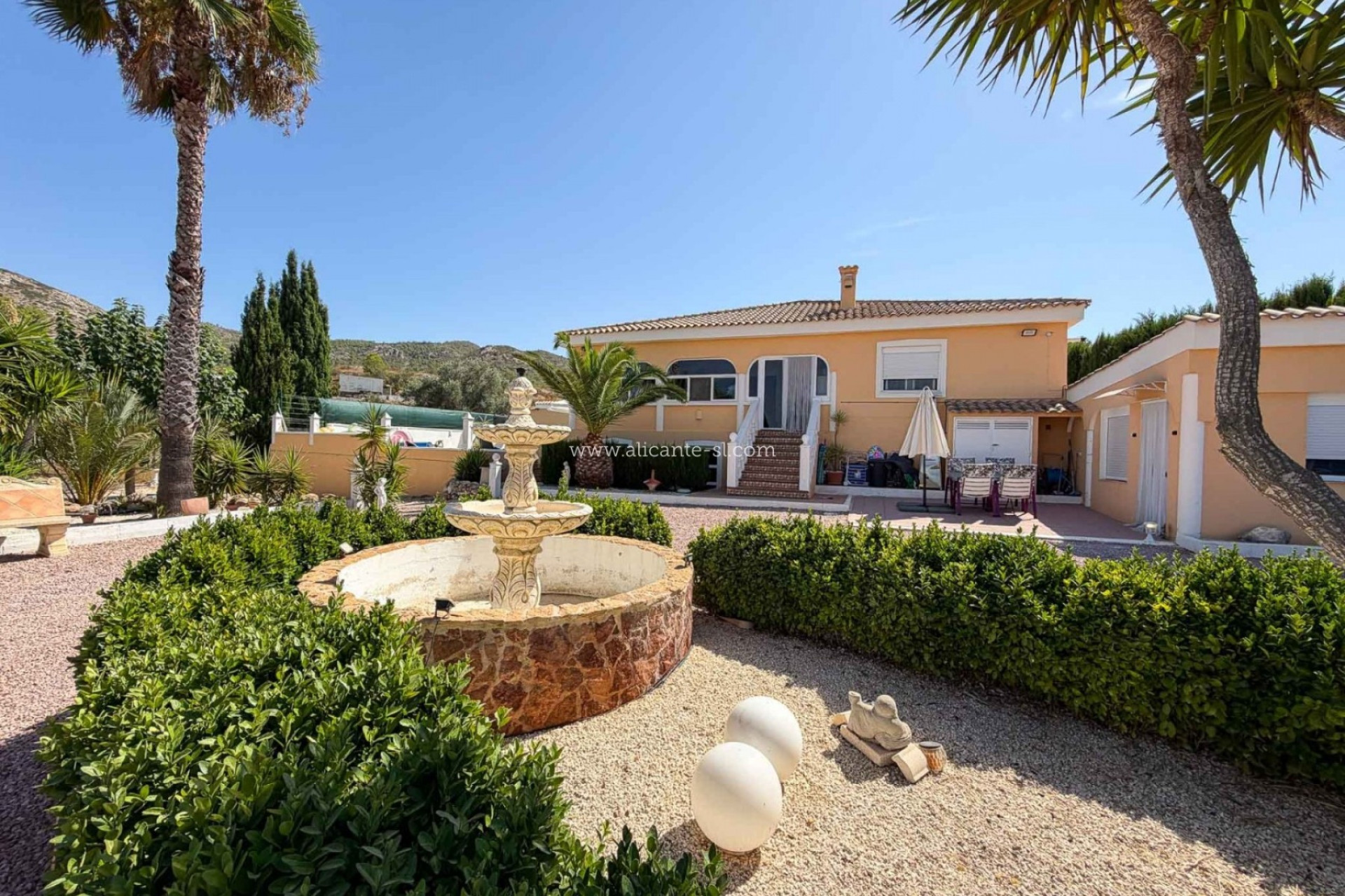 Resale - Villa -
Hondón de los Fráiles - HONDON DE LOS FRAILES