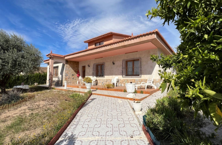 Resale - Villa -
Hondón de los Fráiles - HONDON DE LOS FRAILES