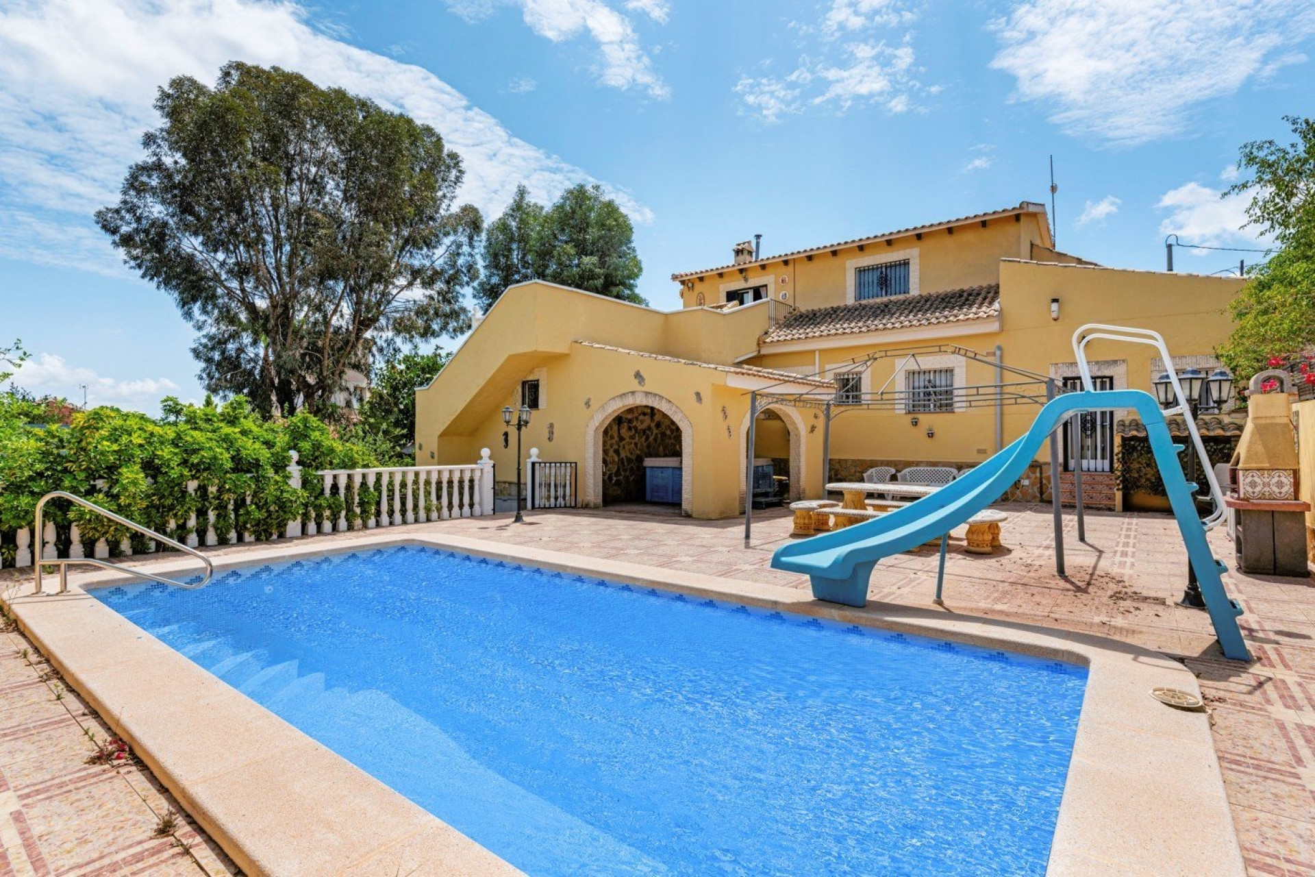 Resale - Villa -
Jacarilla