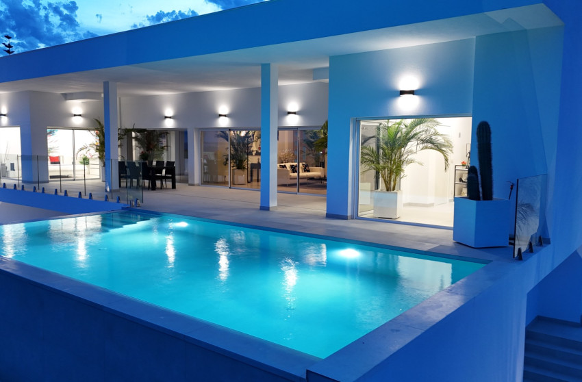 Resale - Villa -
La Marina