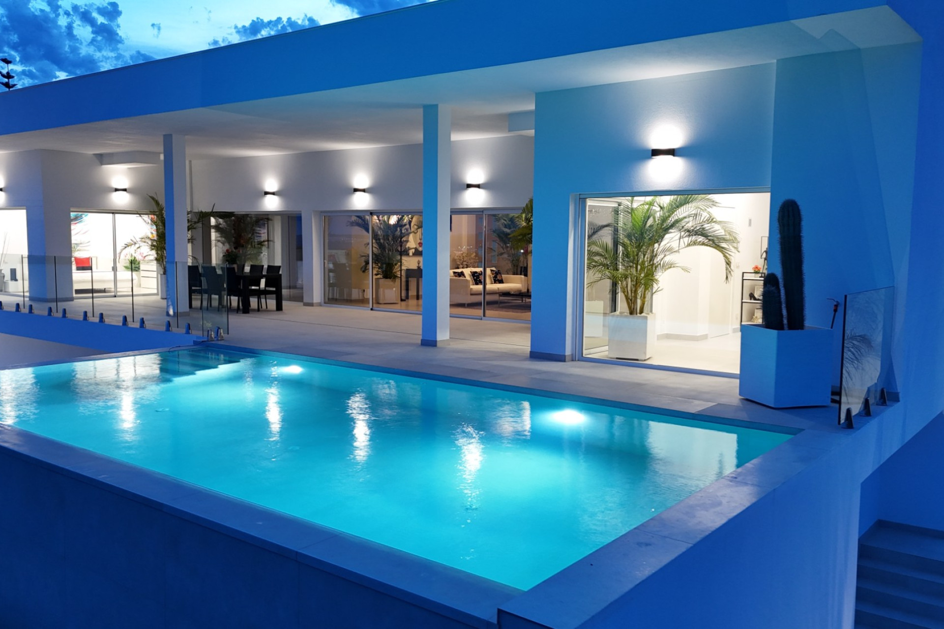 Resale - Villa -
La Marina