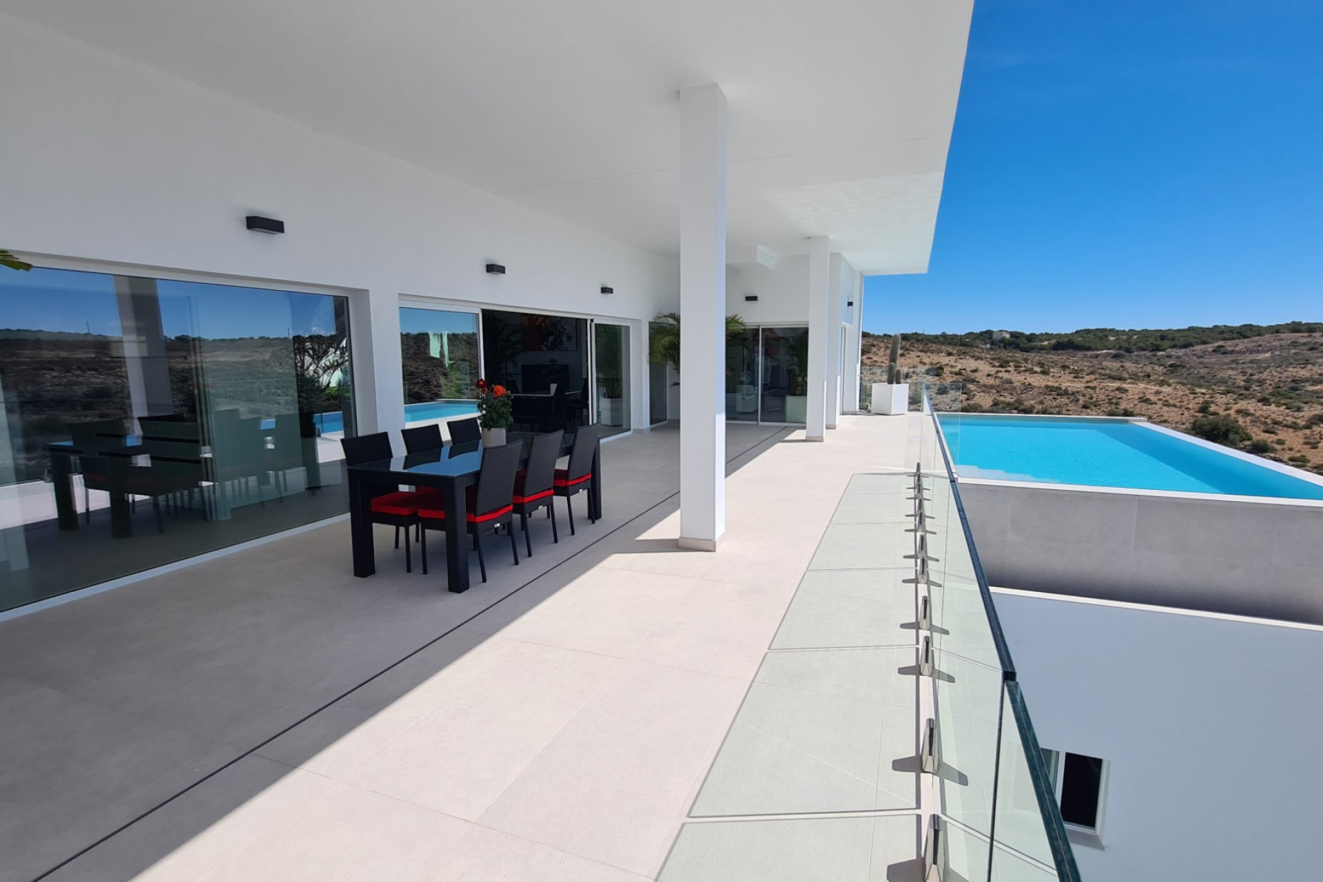 Resale - Villa -
La Marina