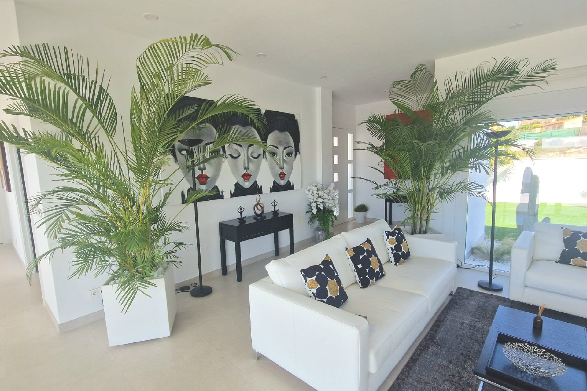 Resale - Villa -
La Marina