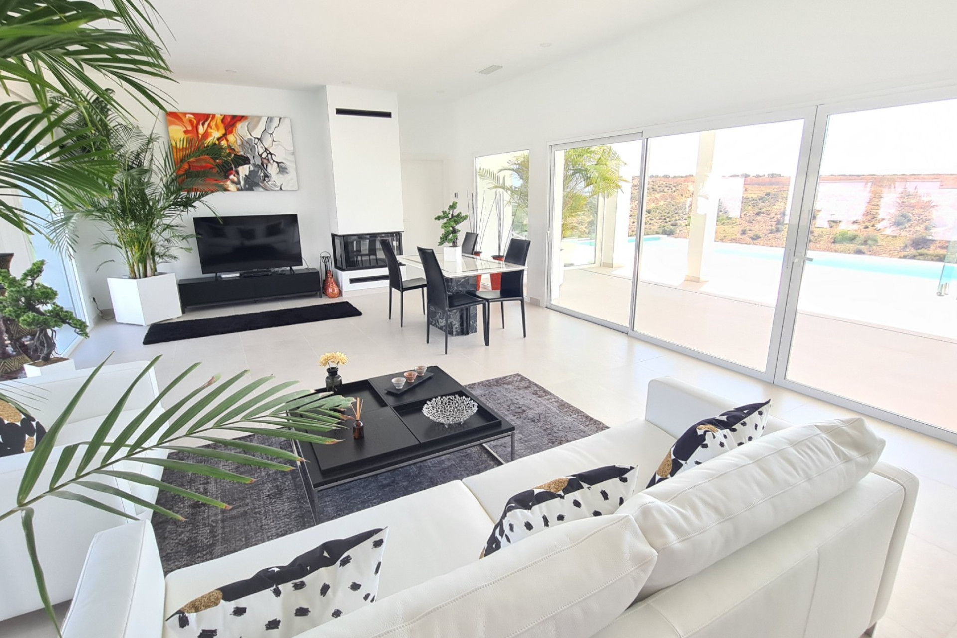 Resale - Villa -
La Marina