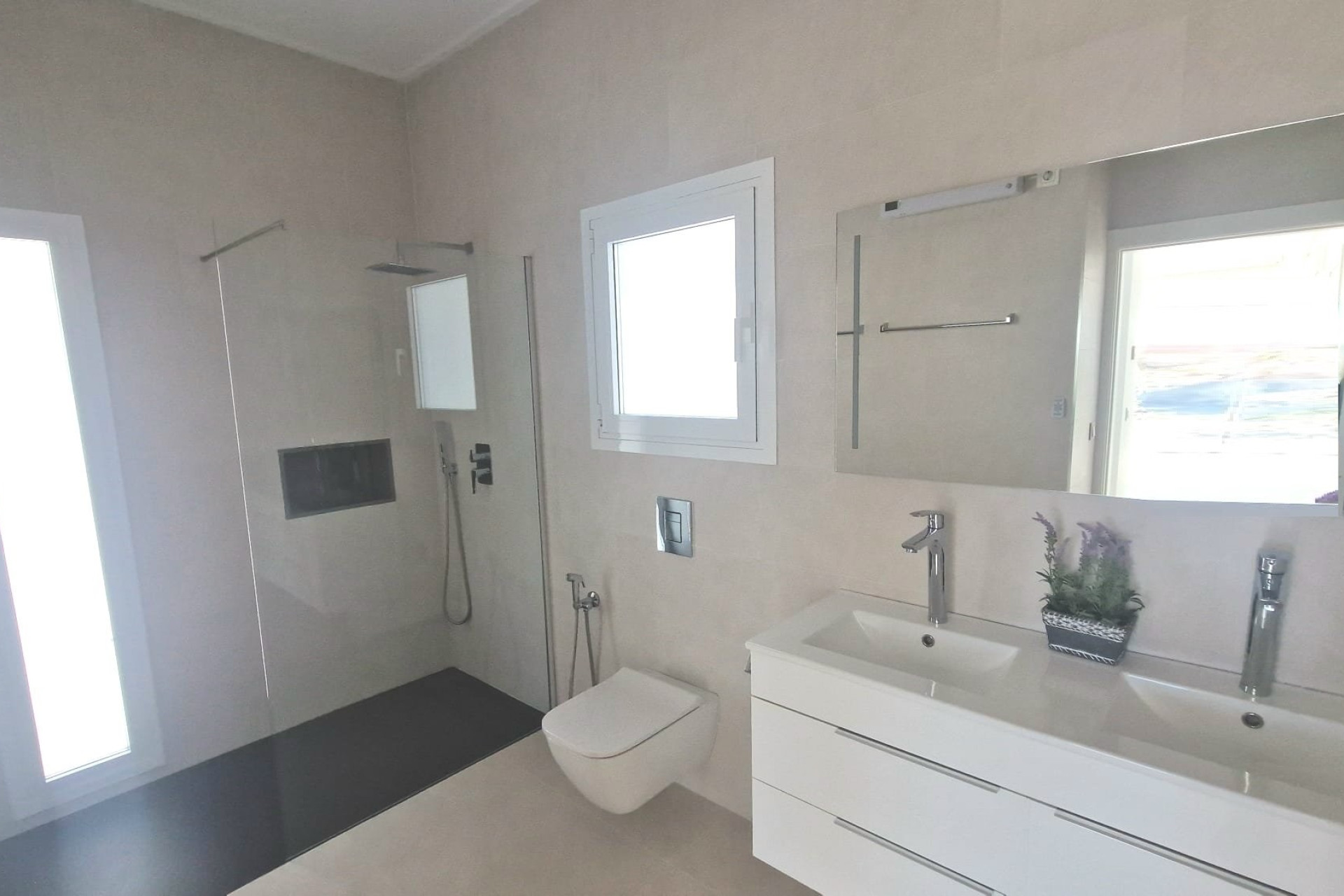 Resale - Villa -
La Marina