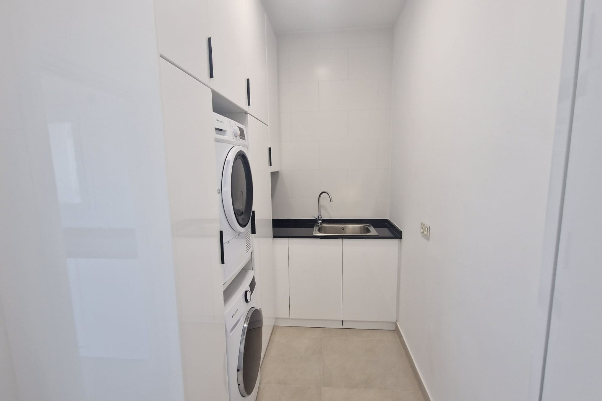 Resale - Villa -
La Marina