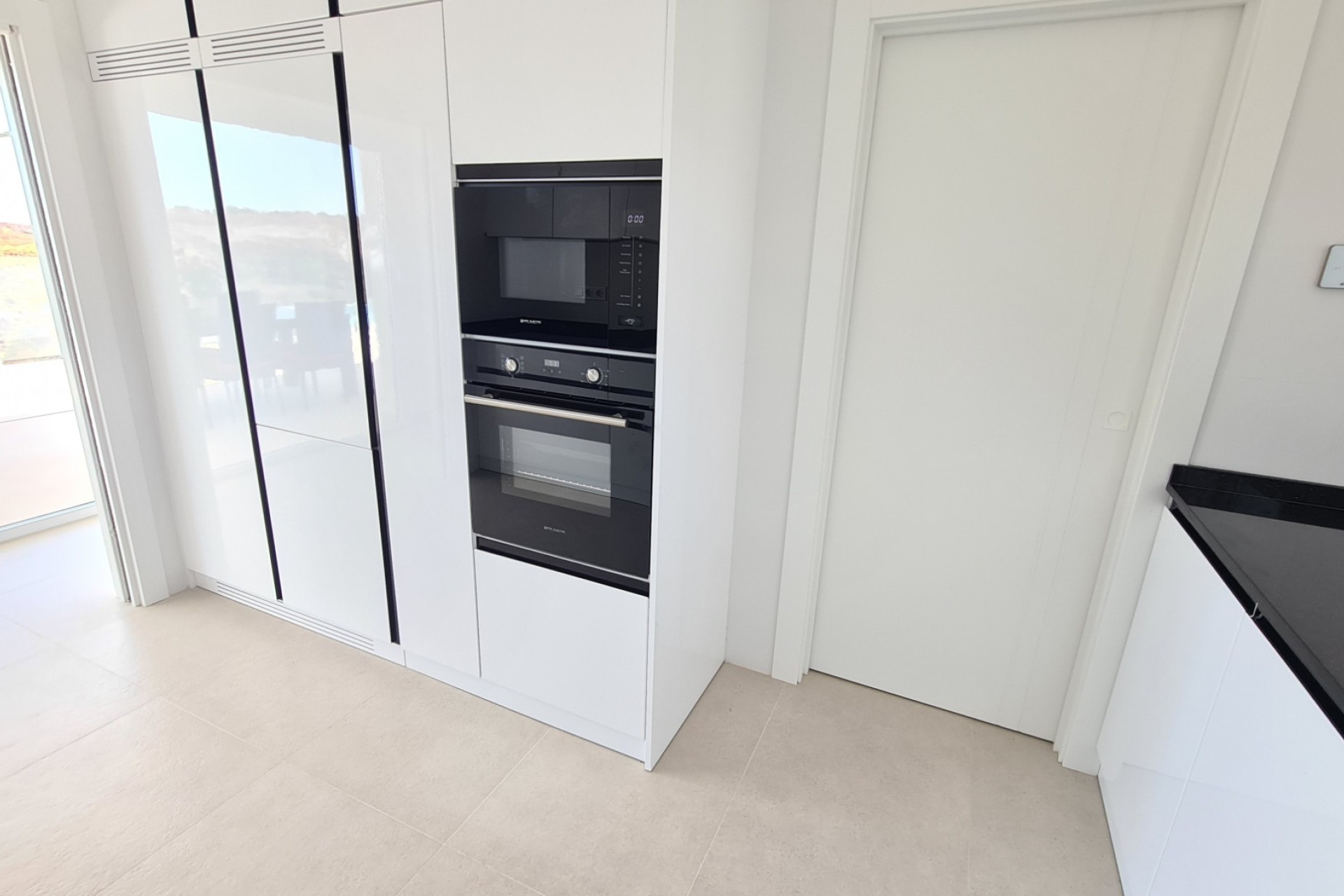 Resale - Villa -
La Marina