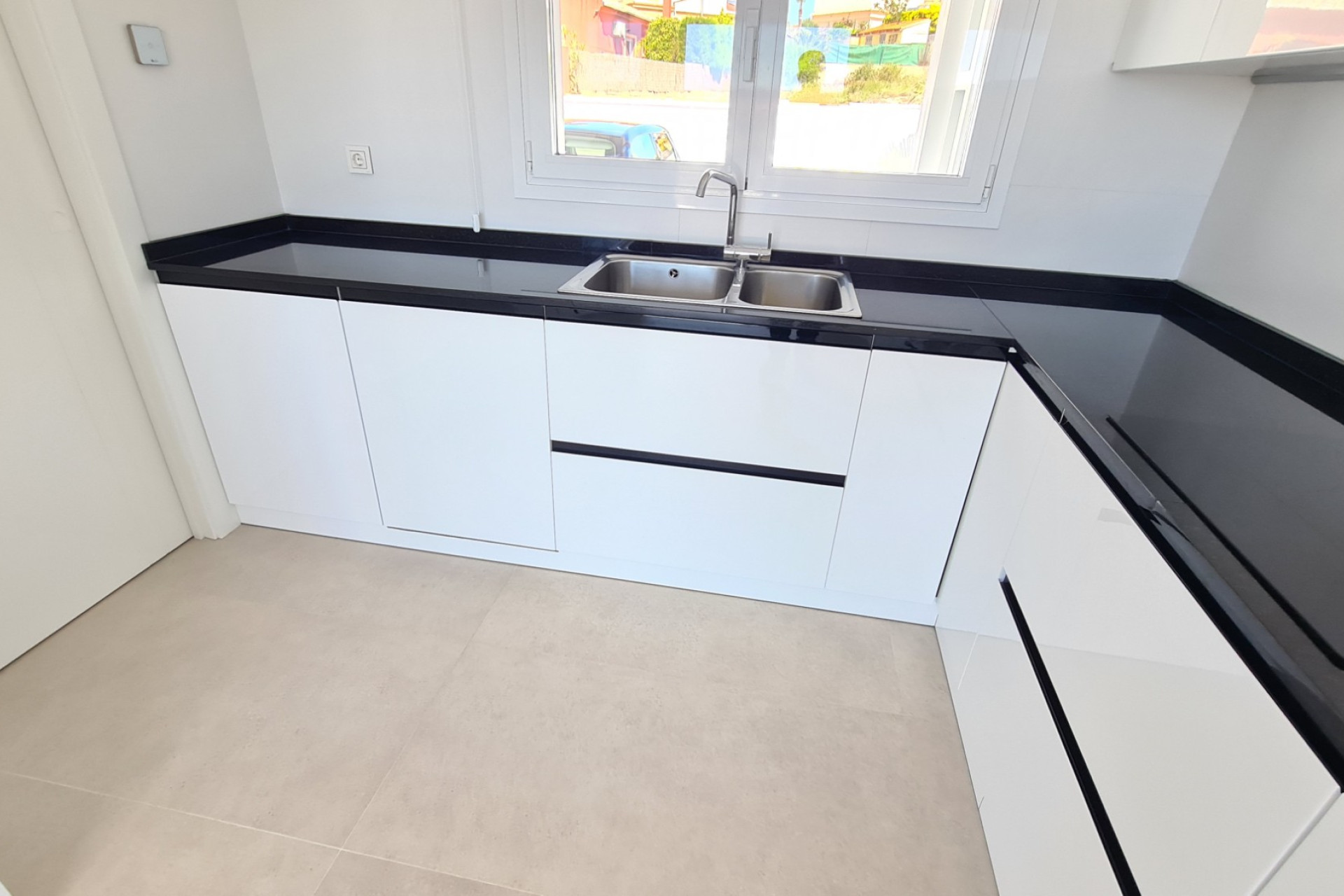 Resale - Villa -
La Marina