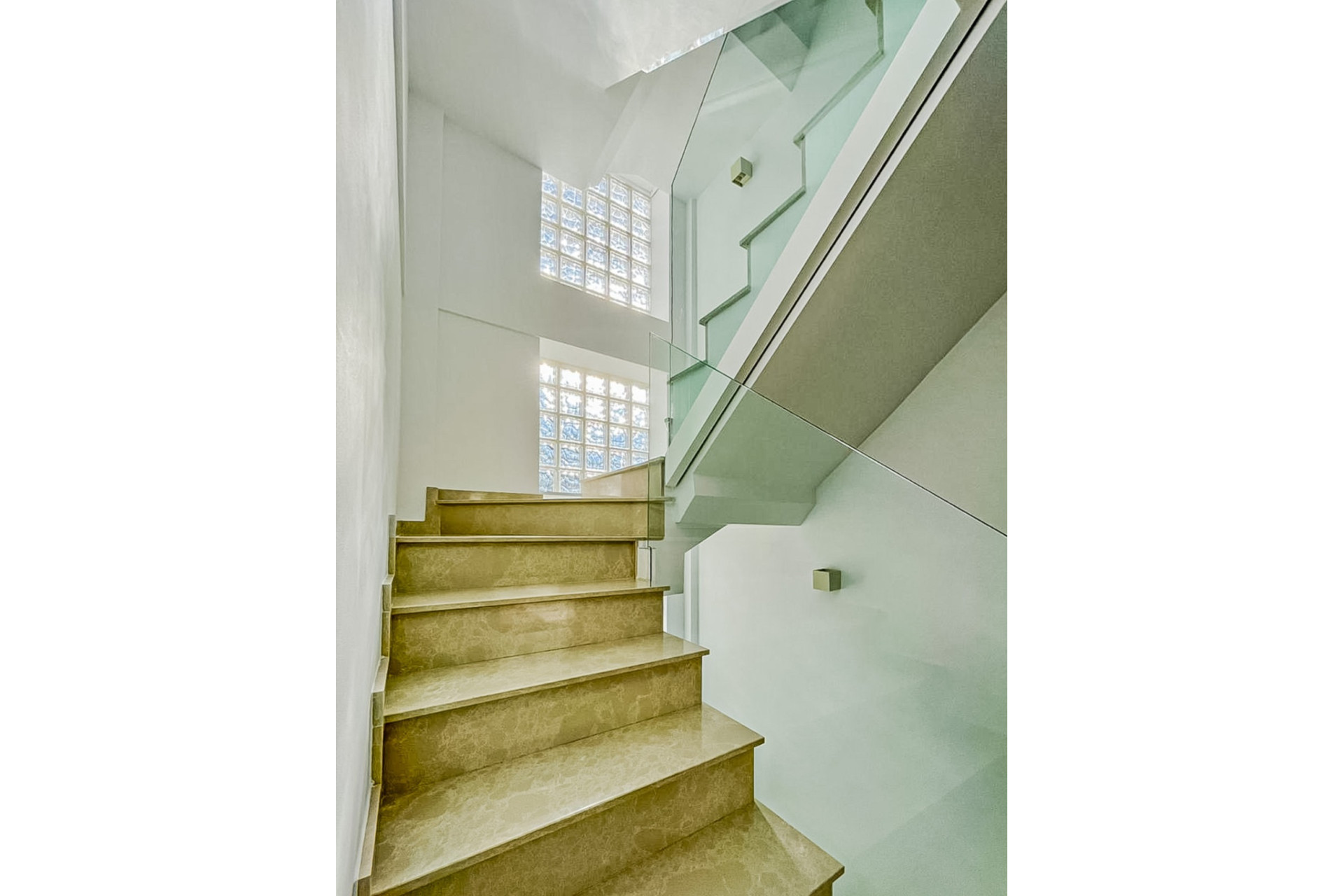 Resale - Villa -
La Nucía - Montebello
