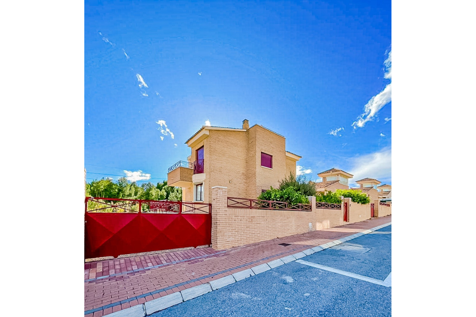 Resale - Villa -
La Nucía - Montebello