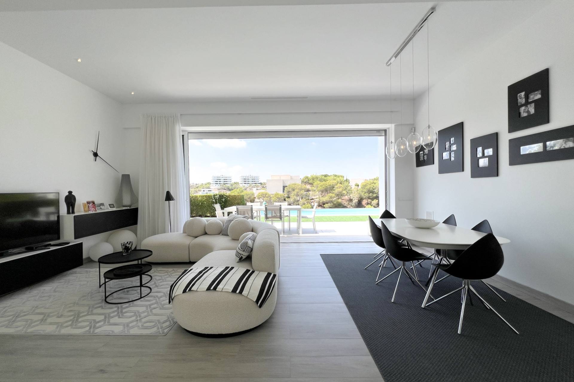 Resale - Villa -
Las Colinas Golf Resort