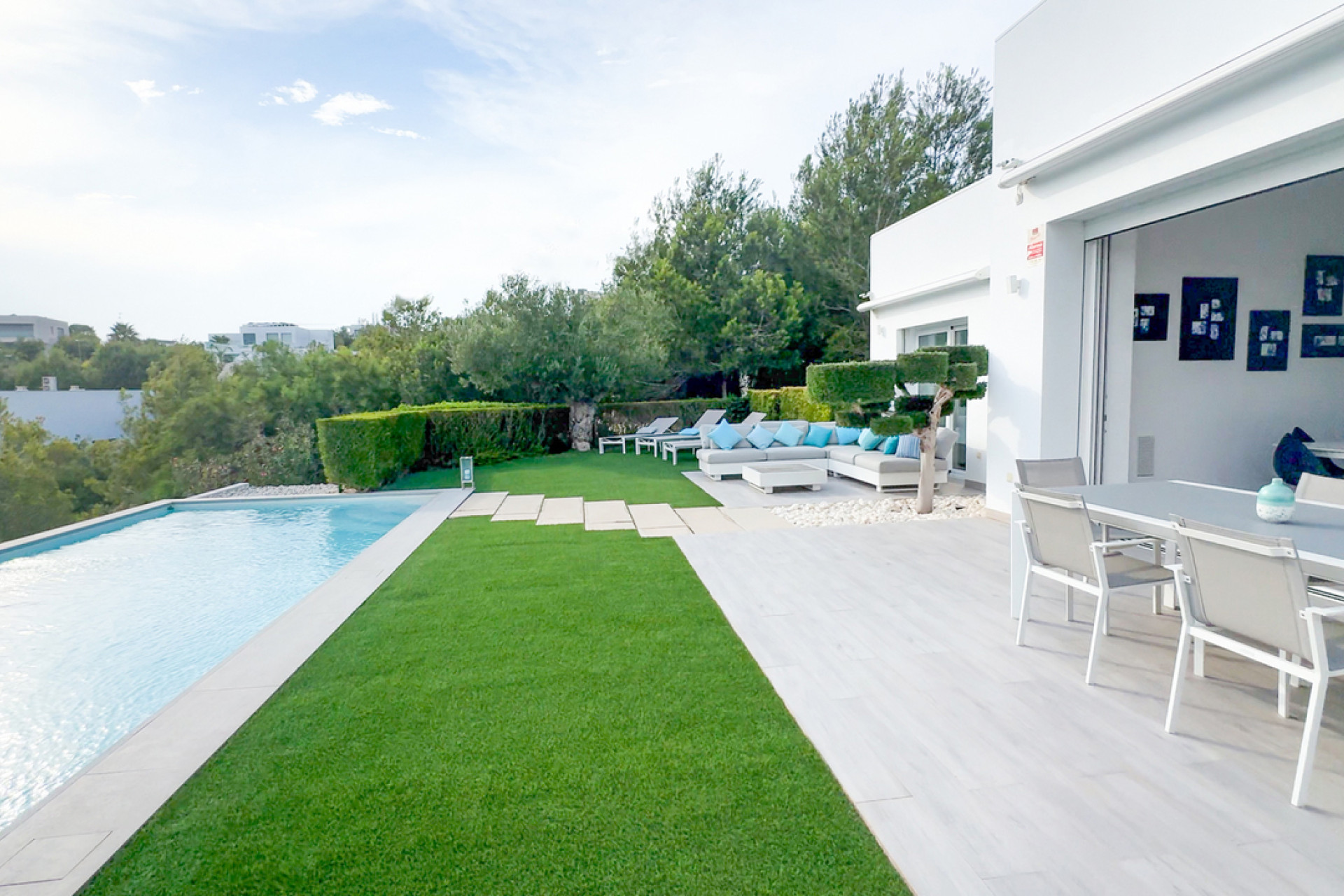 Resale - Villa -
Las Colinas Golf Resort