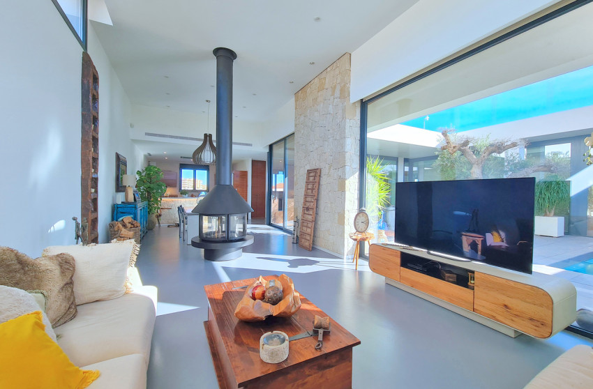 Resale - Villa -
Los Alcazares