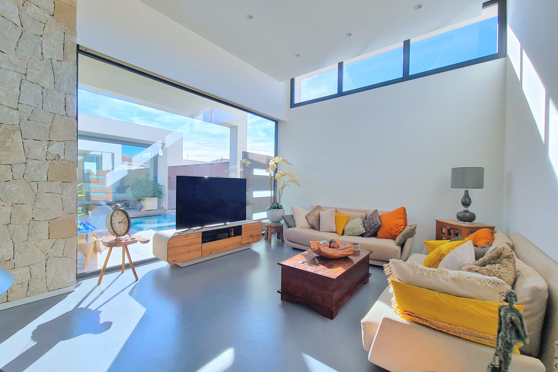 Resale - Villa -
Los Alcazares