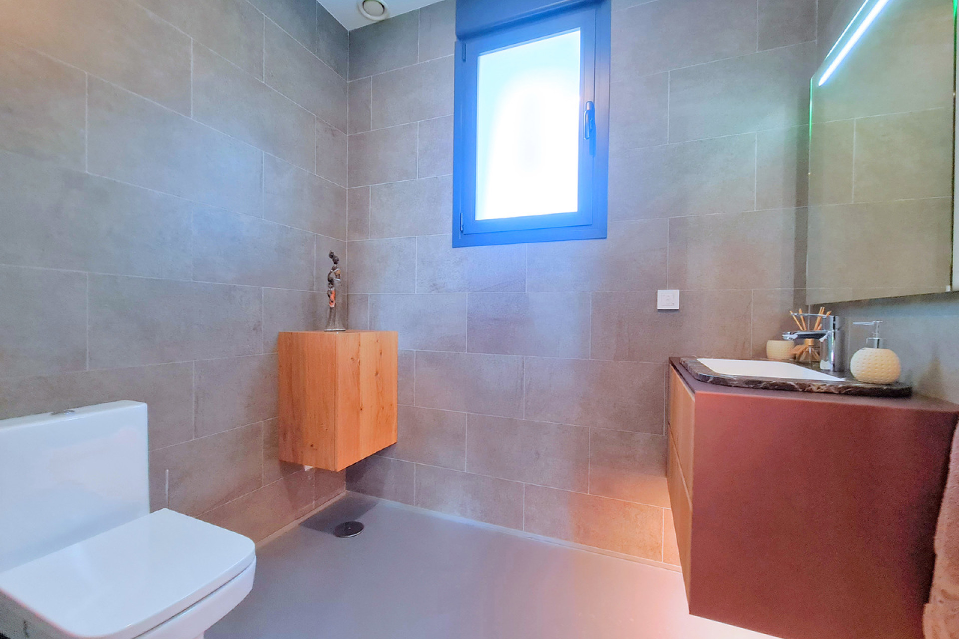 Resale - Villa -
Los Alcazares