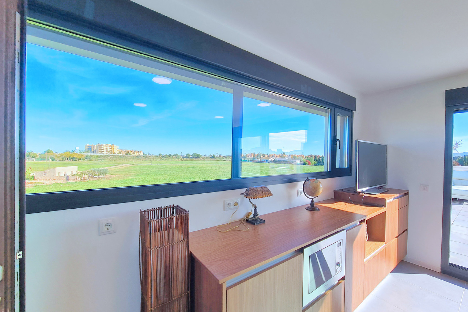 Resale - Villa -
Los Alcazares