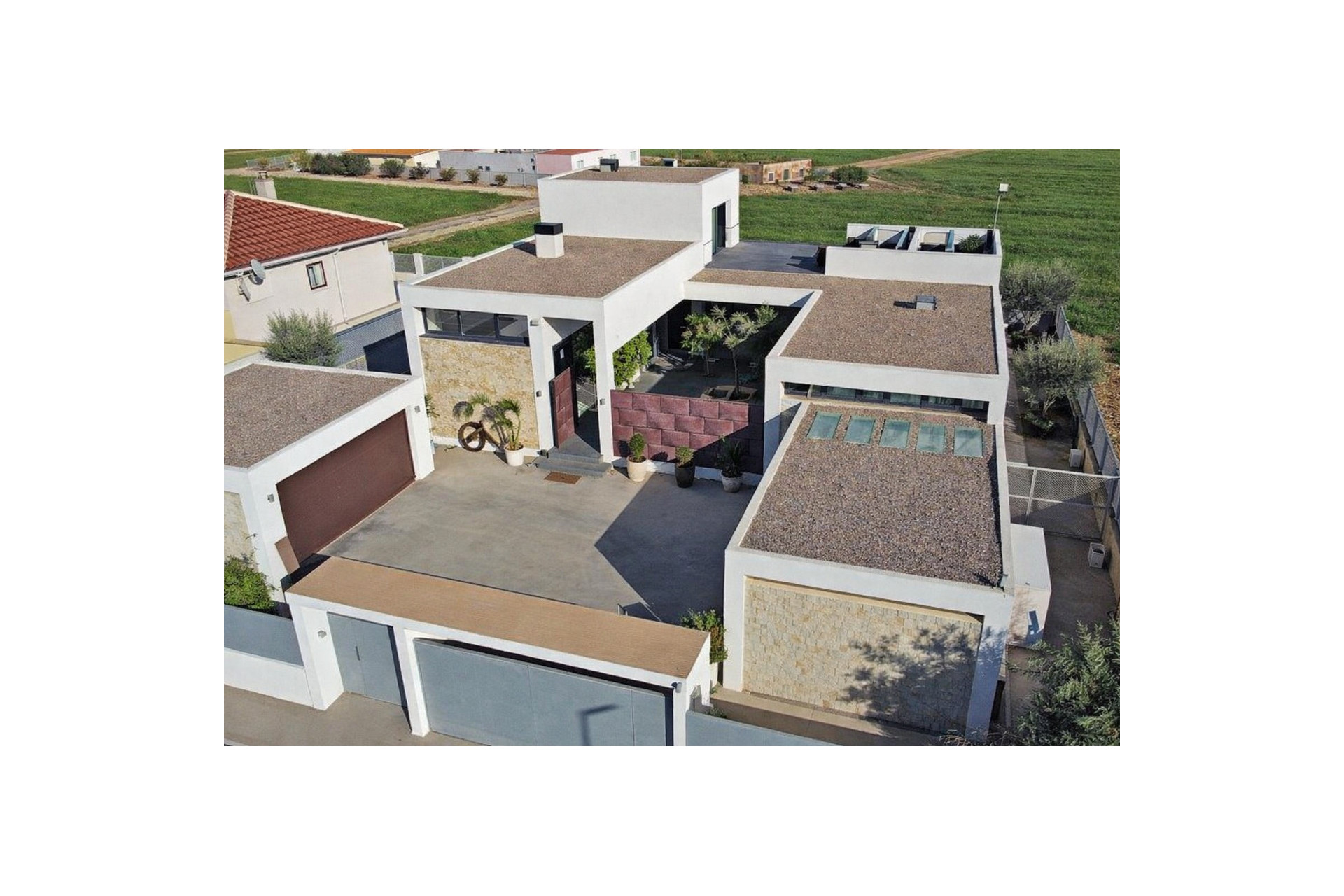 Resale - Villa -
Los Alcazares