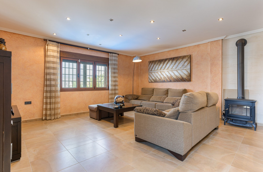 Resale - Villa -
Los Montesinos - La Herrada