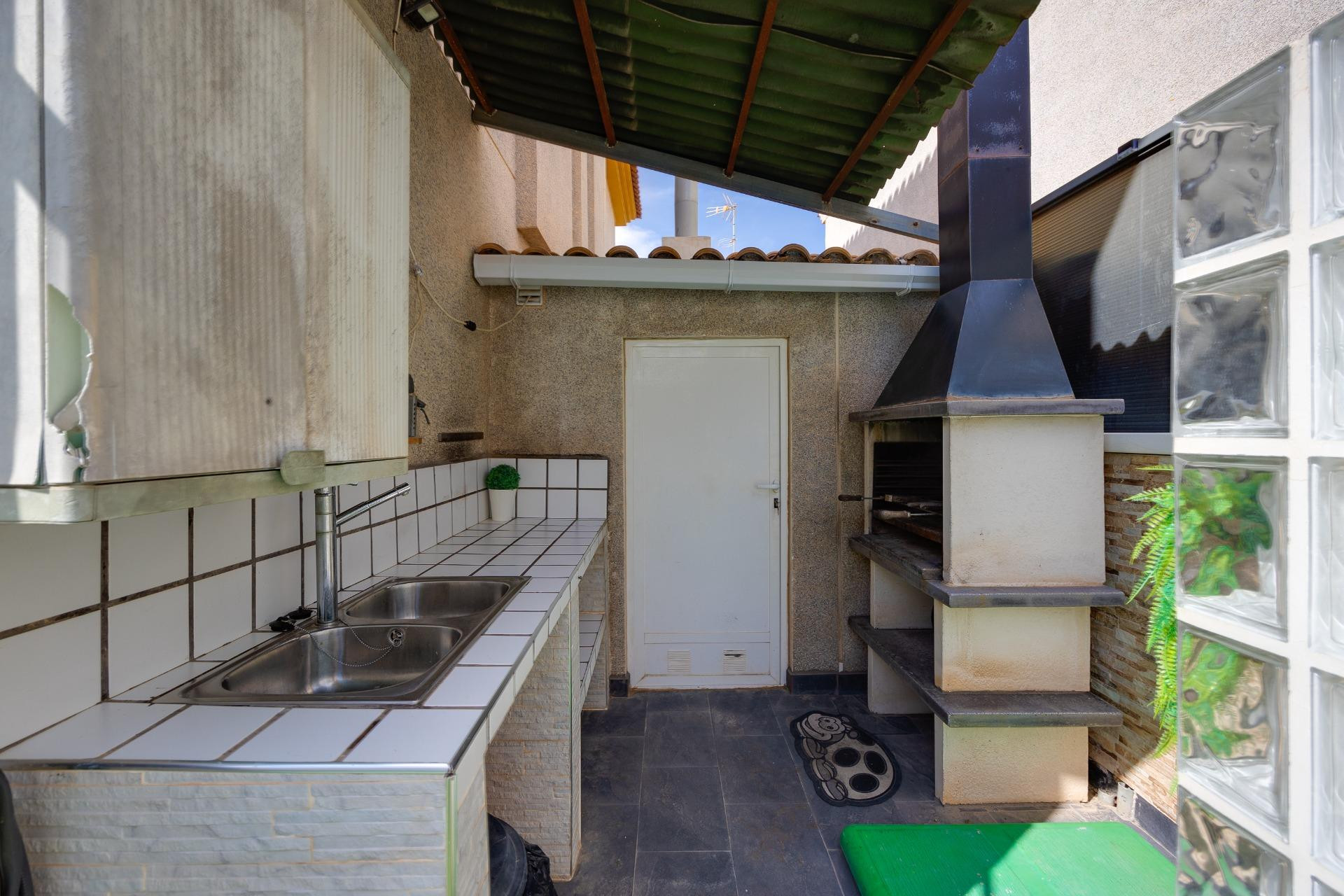 Resale - Villa -
Los Montesinos - La Herrada