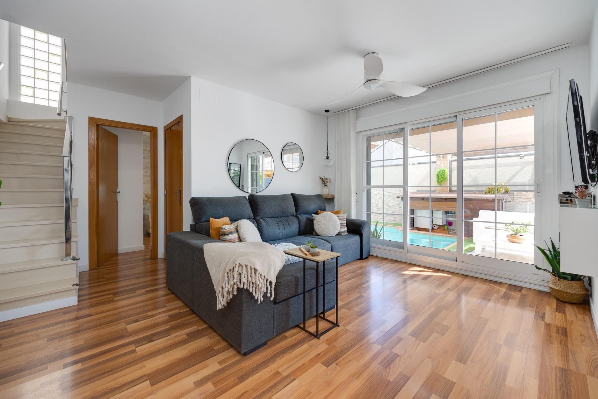 Resale - Villa -
Los Montesinos - La Herrada