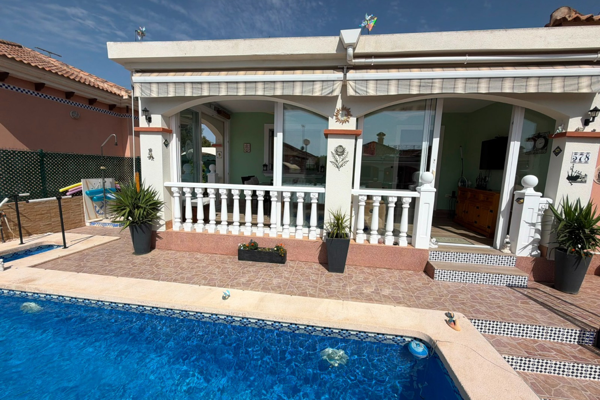 Resale - Villa -
Los Montesinos - La Herrada