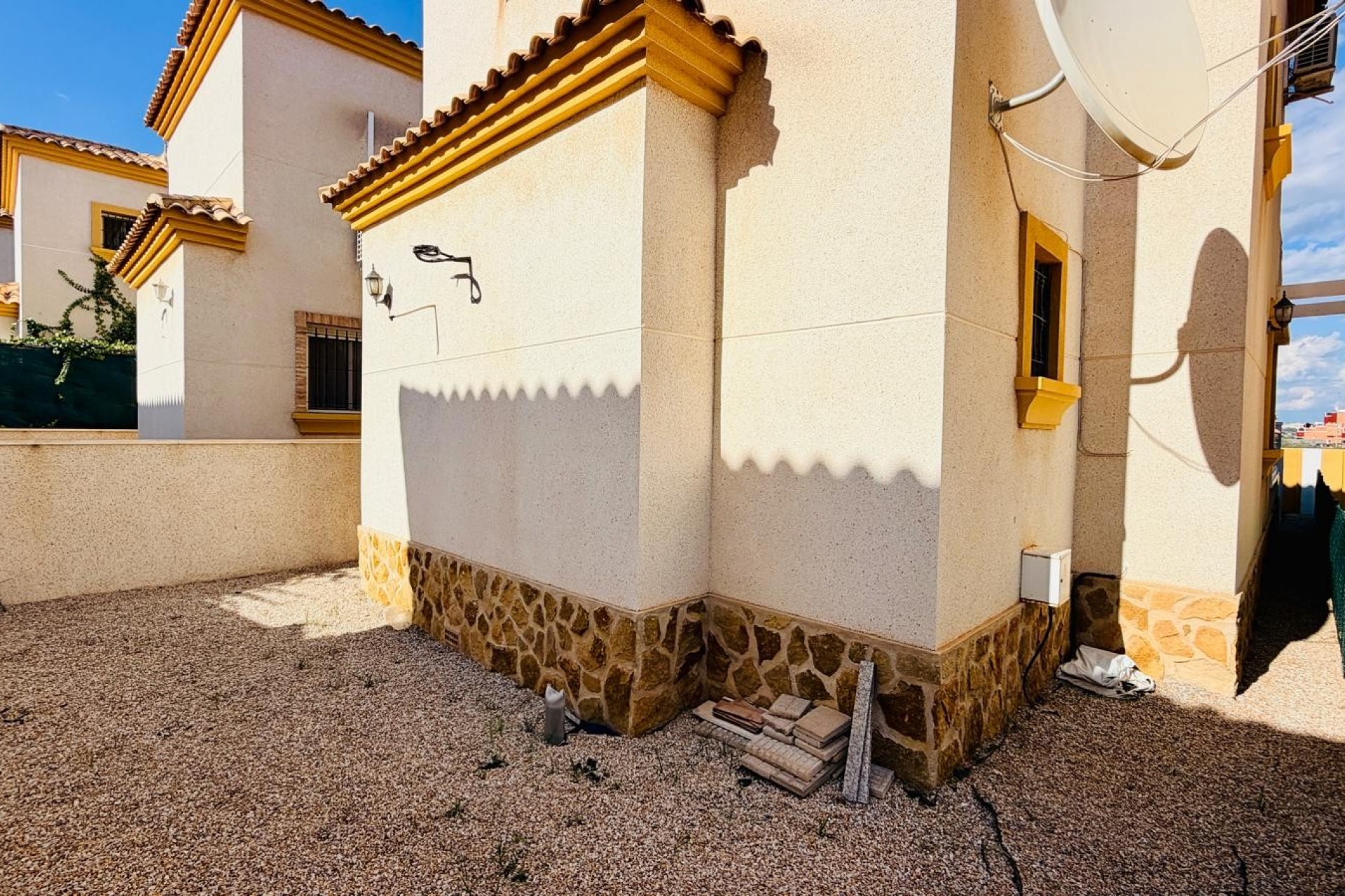 Resale - Villa -
Los Montesinos - La Herrada