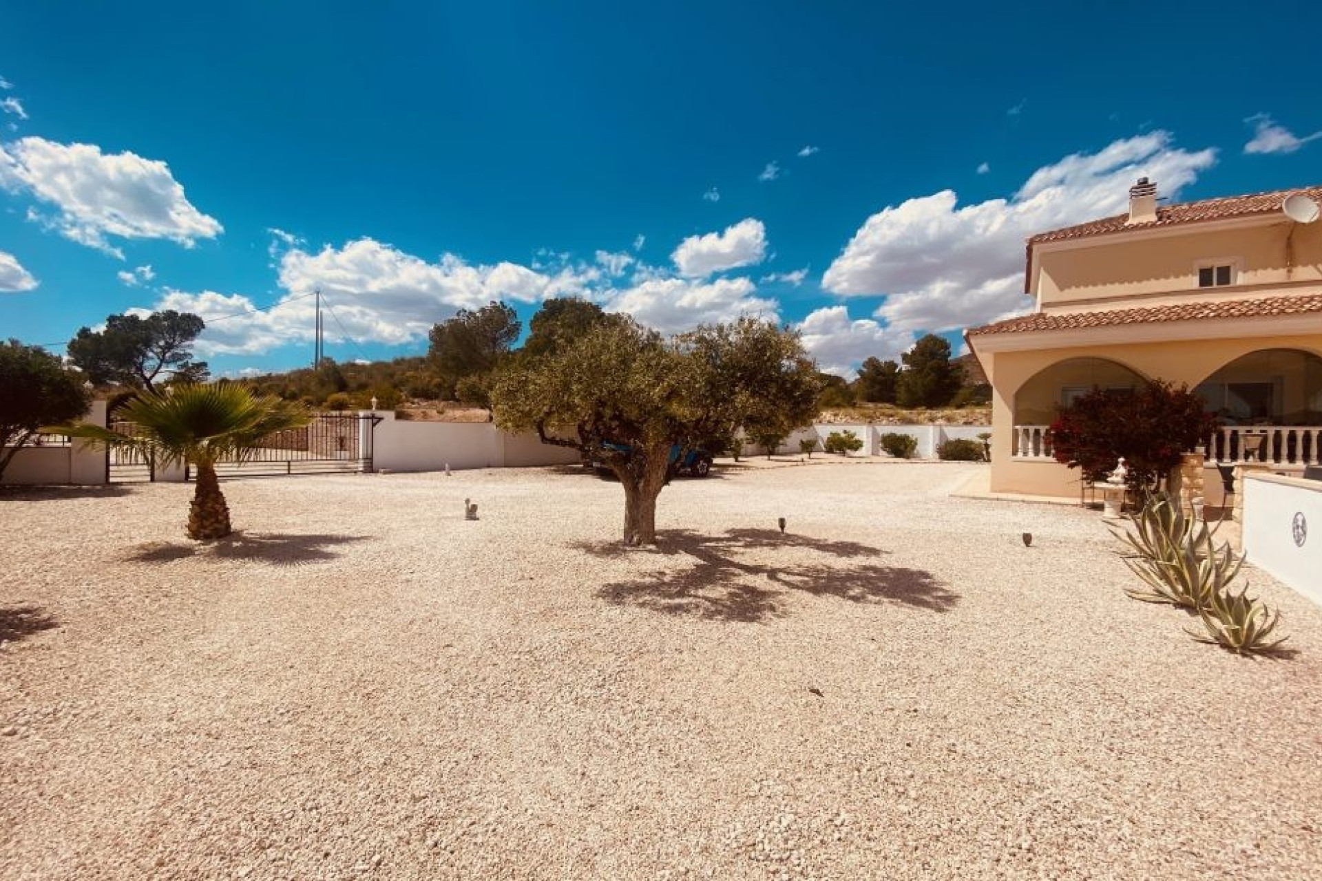 Resale - Villa -
Macisvenda - MACISVENDA