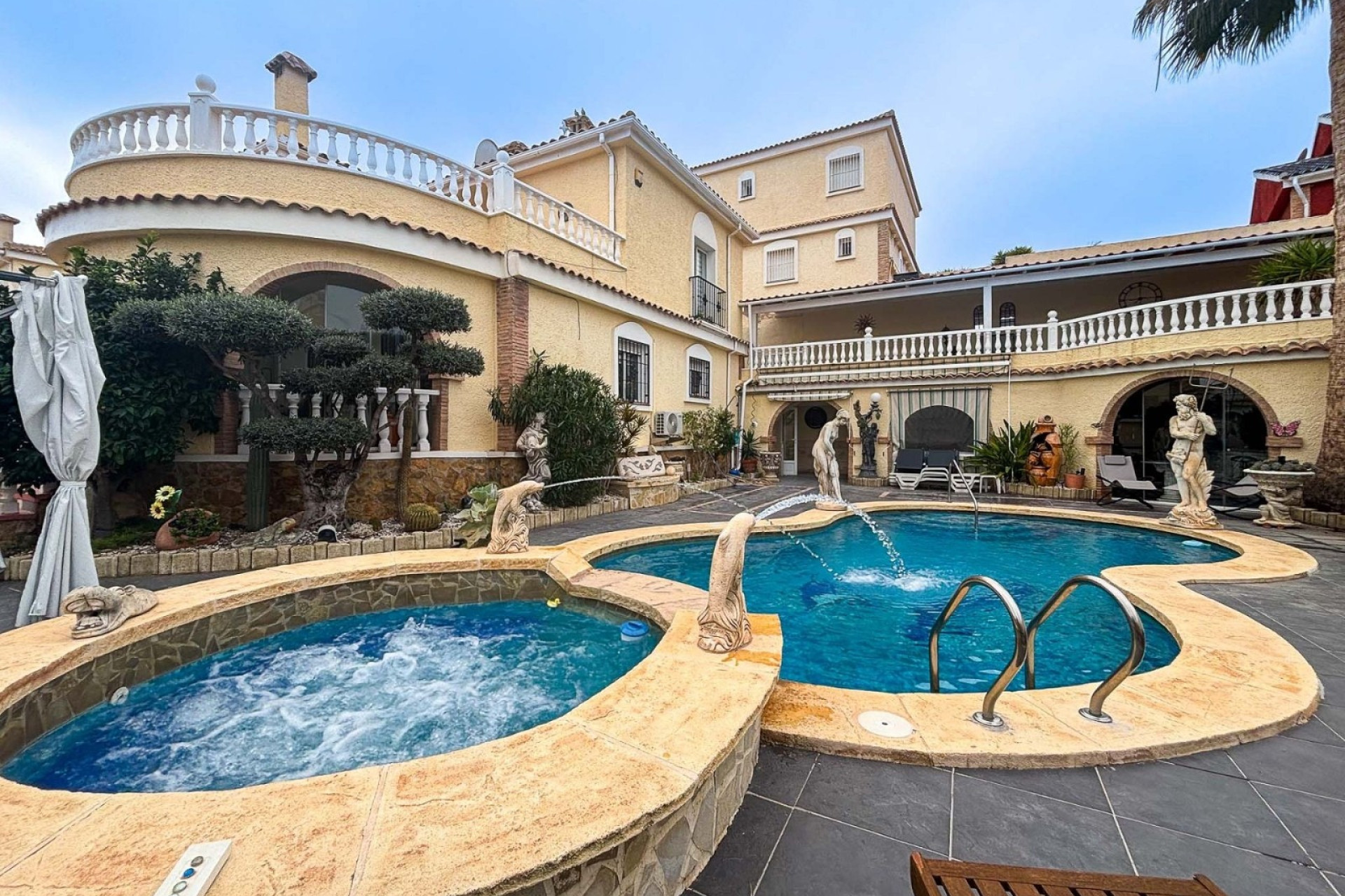 Resale - Villa -
Monforte del Cid