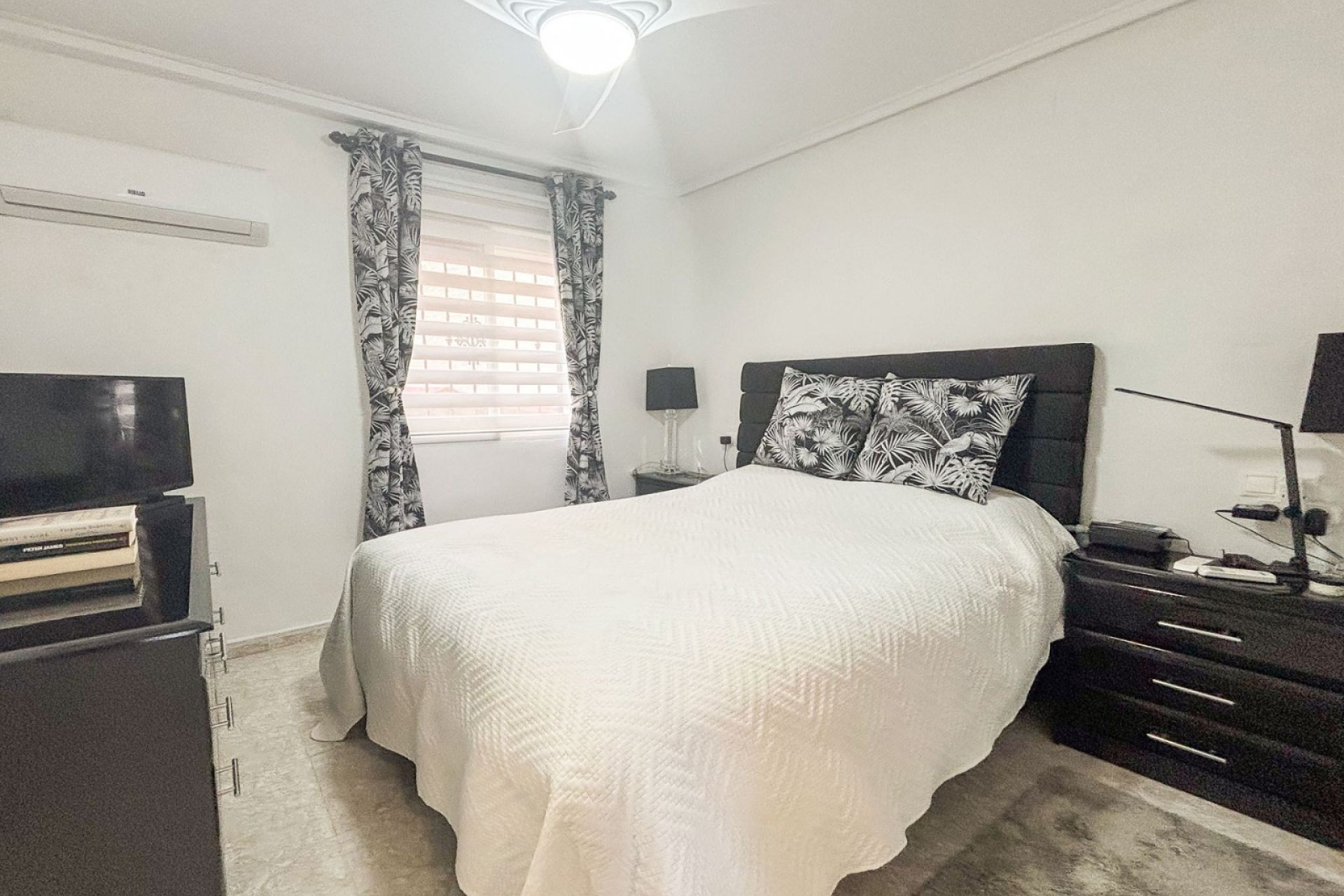 Resale - Villa -
Monforte del Cid