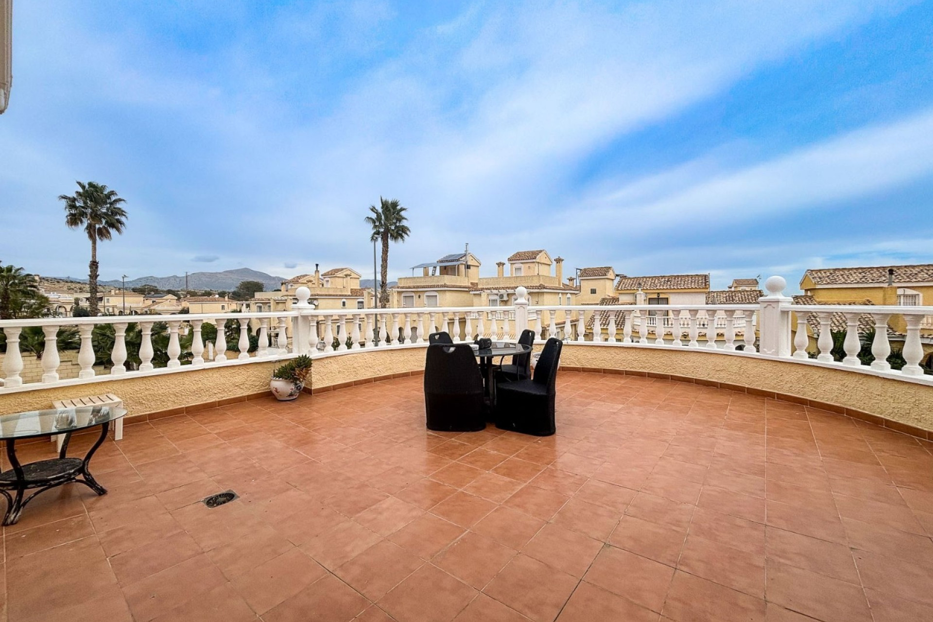 Resale - Villa -
Monforte del Cid