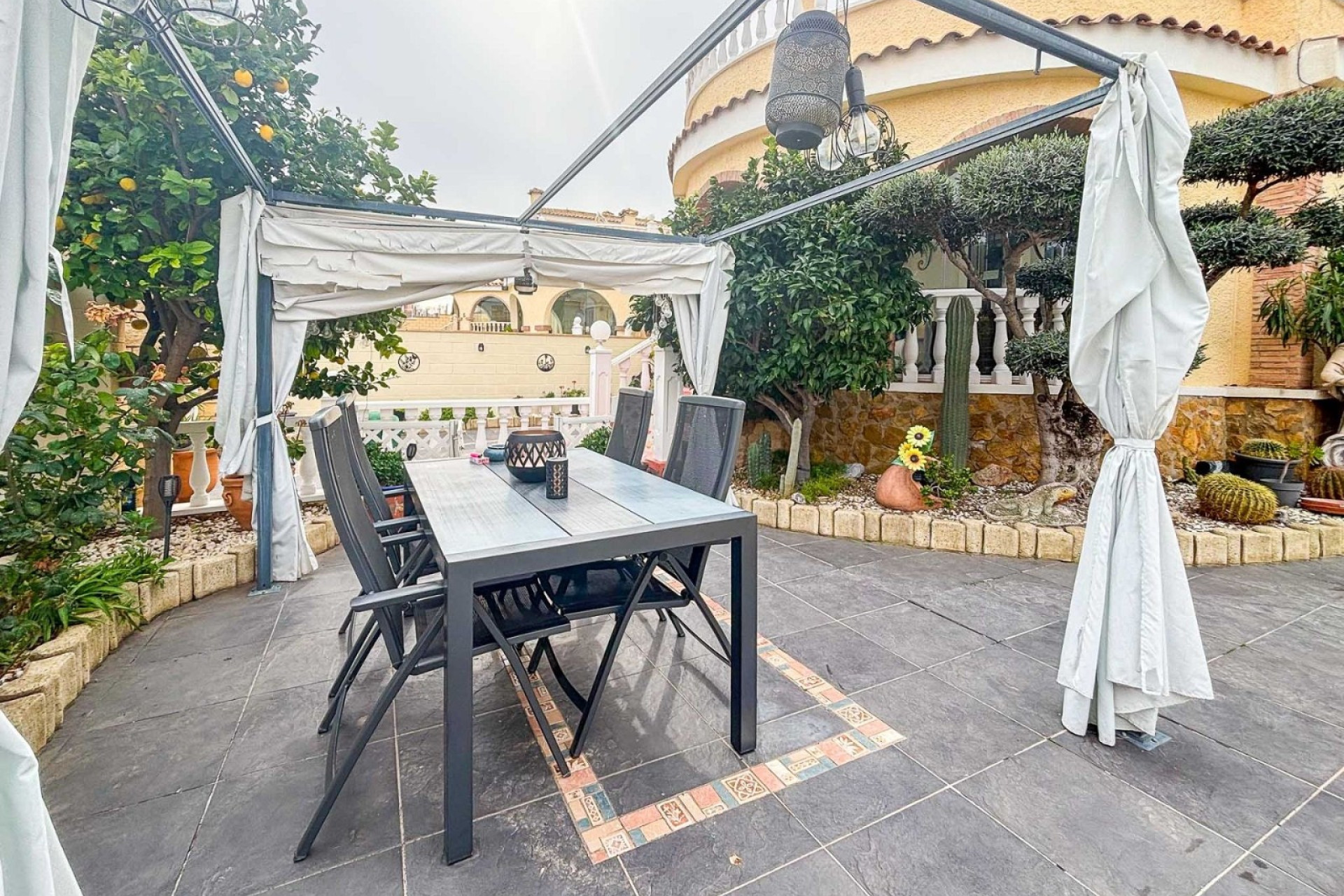 Resale - Villa -
Monforte del Cid