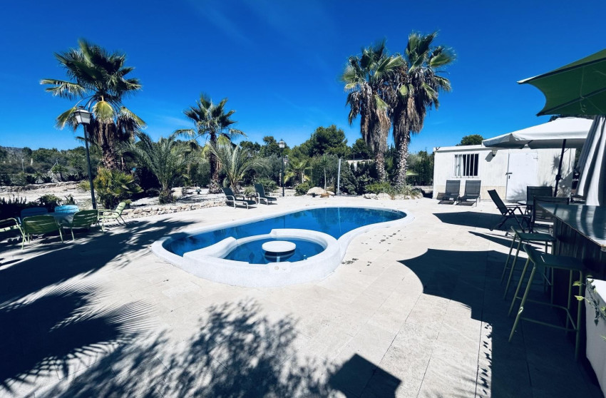 Resale - Villa -
Monovar
