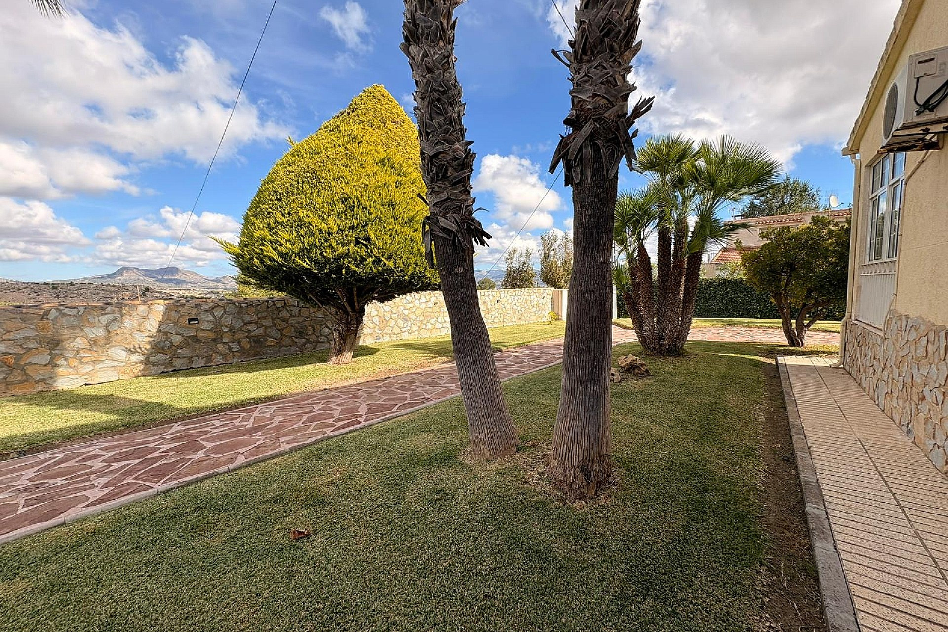 Resale - Villa -
Monovar