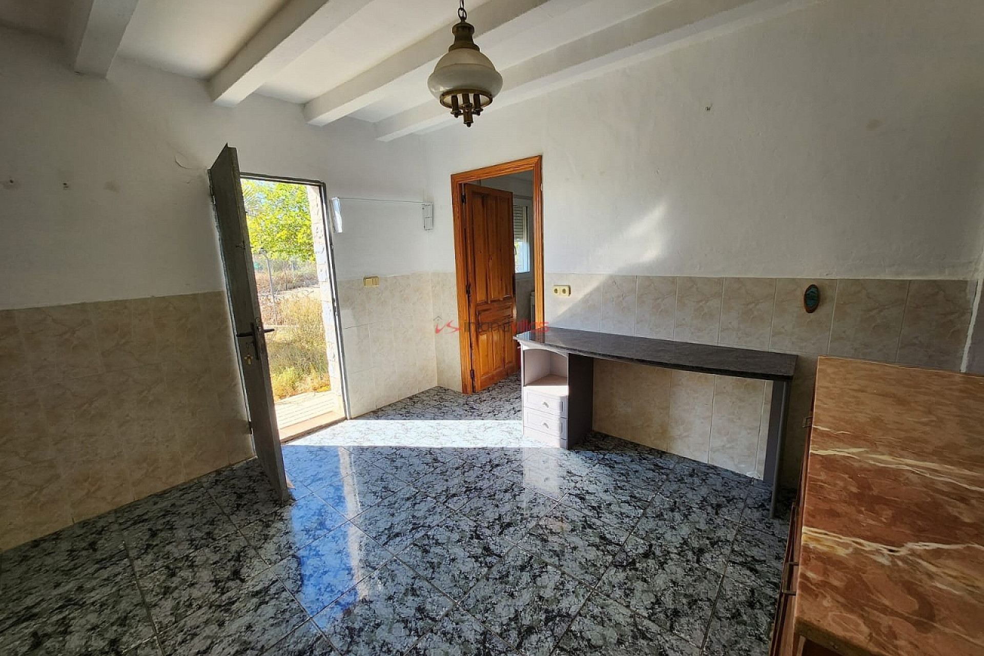 Resale - Villa -
Novelda