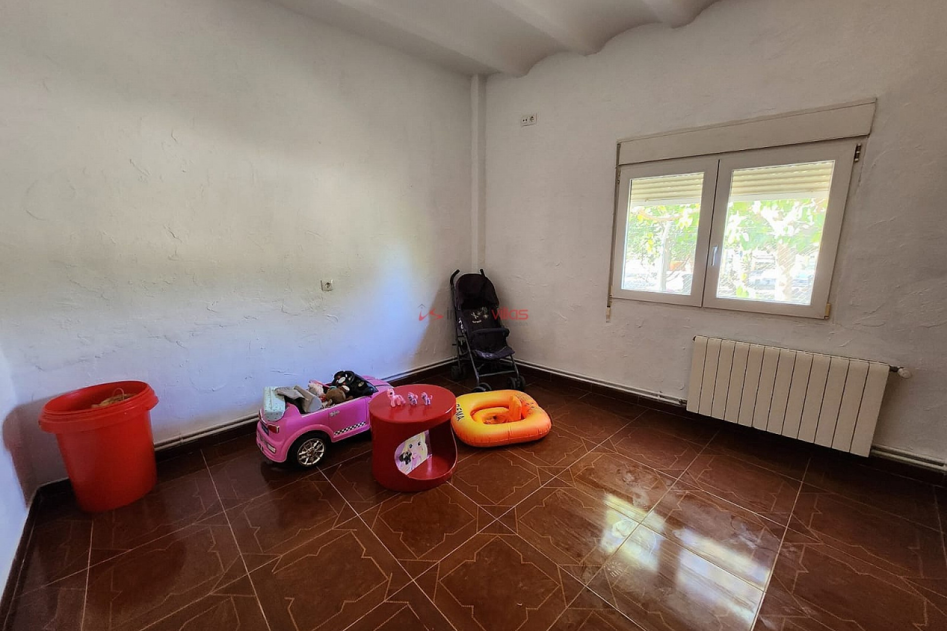 Resale - Villa -
Novelda