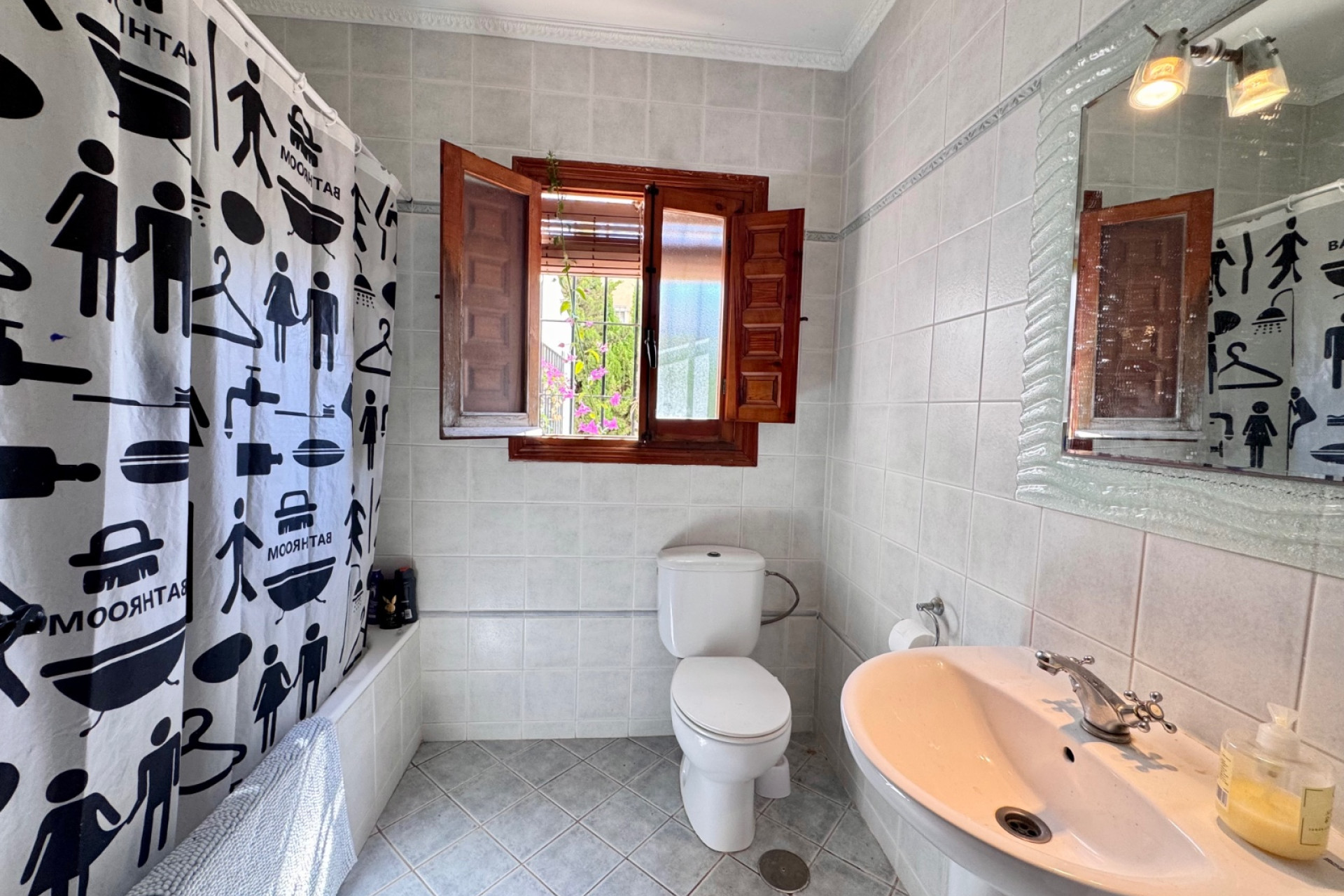 Resale - Villa -
Orihuela Costa - Cabo Roig