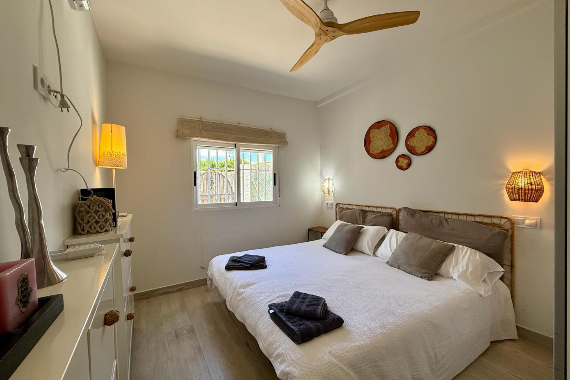 Resale - Villa -
Orihuela Costa - Campoamor