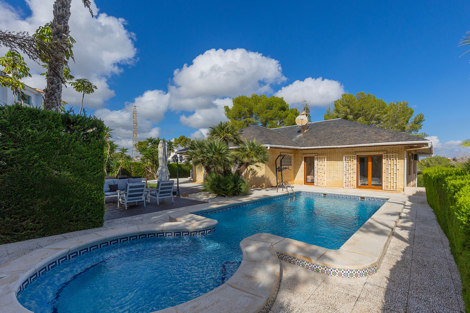 Resale - Villa -
Orihuela Costa - Costa Blanca
