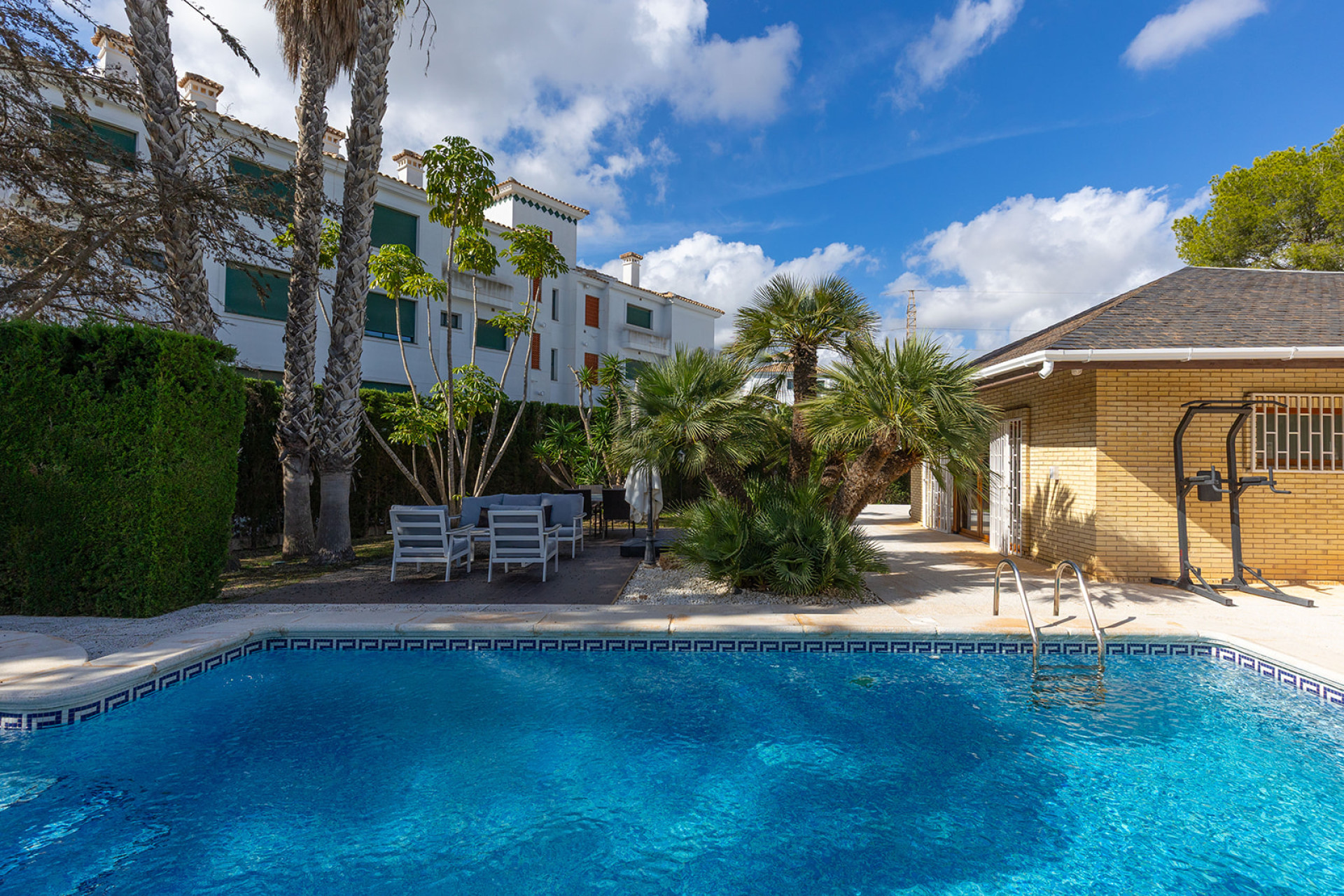 Resale - Villa -
Orihuela Costa - Costa Blanca