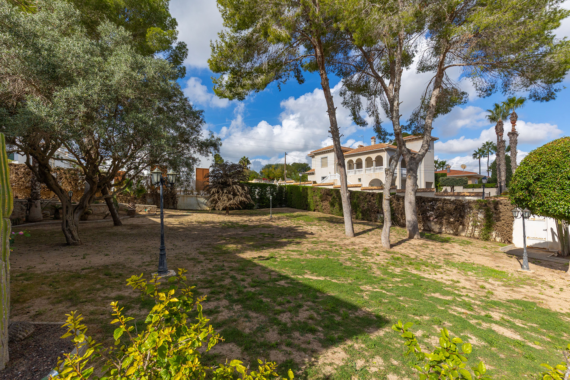 Resale - Villa -
Orihuela Costa - Costa Blanca