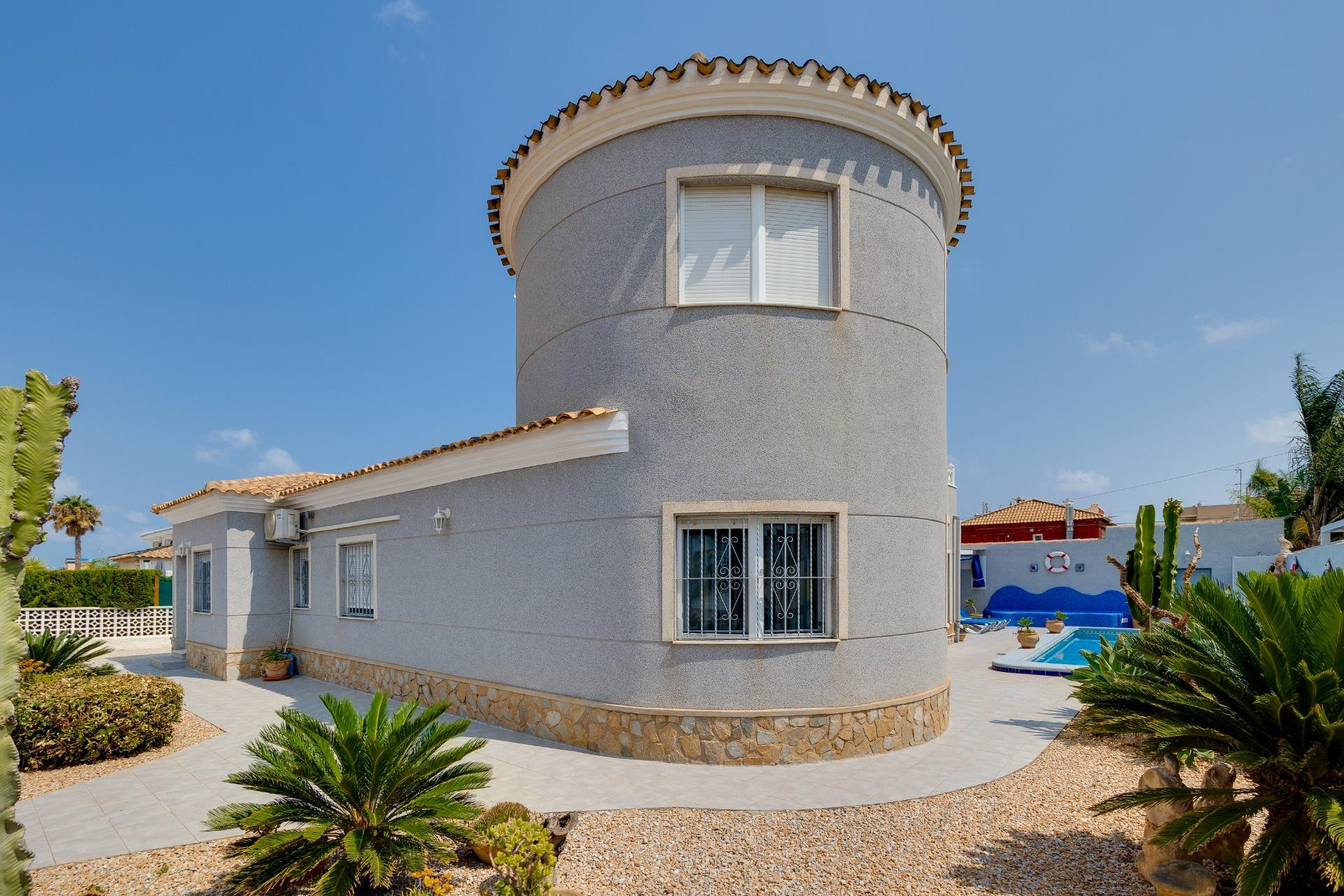 Resale - Villa -
Orihuela Costa - La Regia