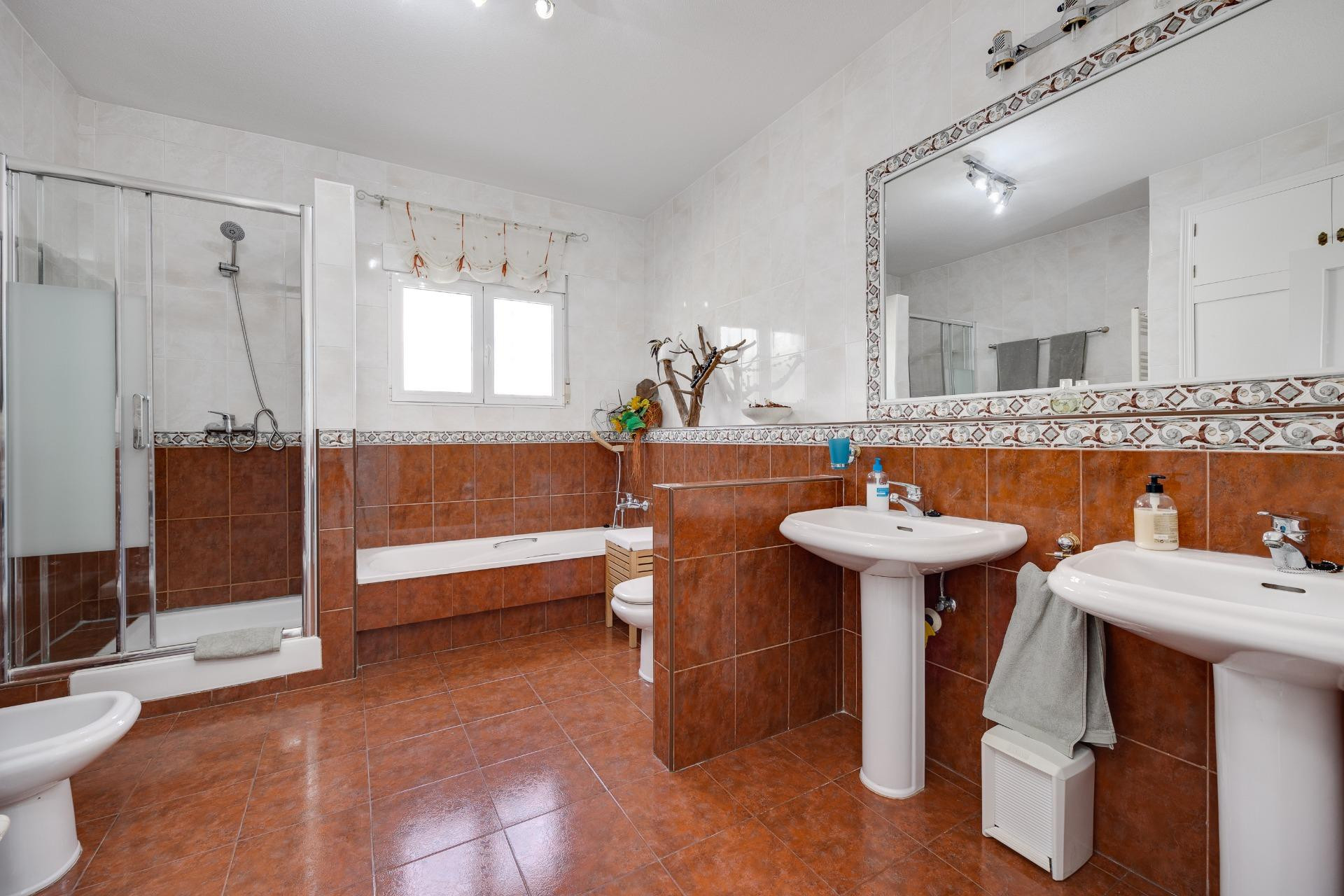 Resale - Villa -
Orihuela Costa - La Regia