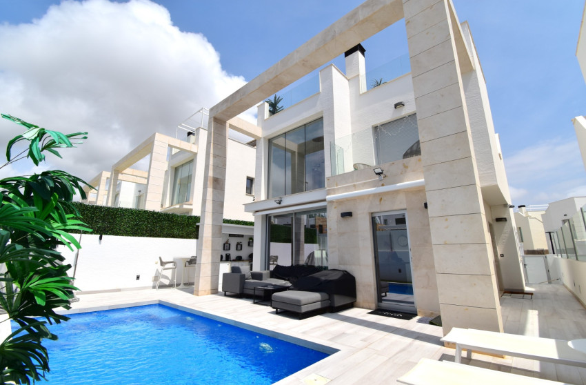 Resale - Villa -
Orihuela Costa - Lomas de Cabo Roig