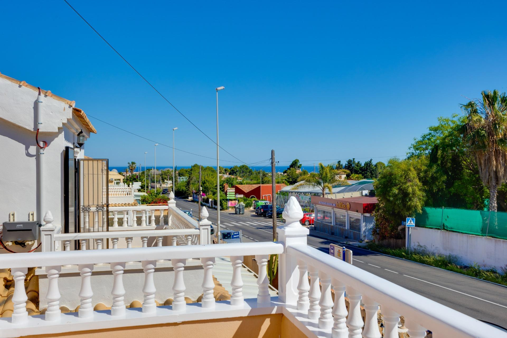 Resale - Villa -
Orihuela Costa - Lomas de Don Juan