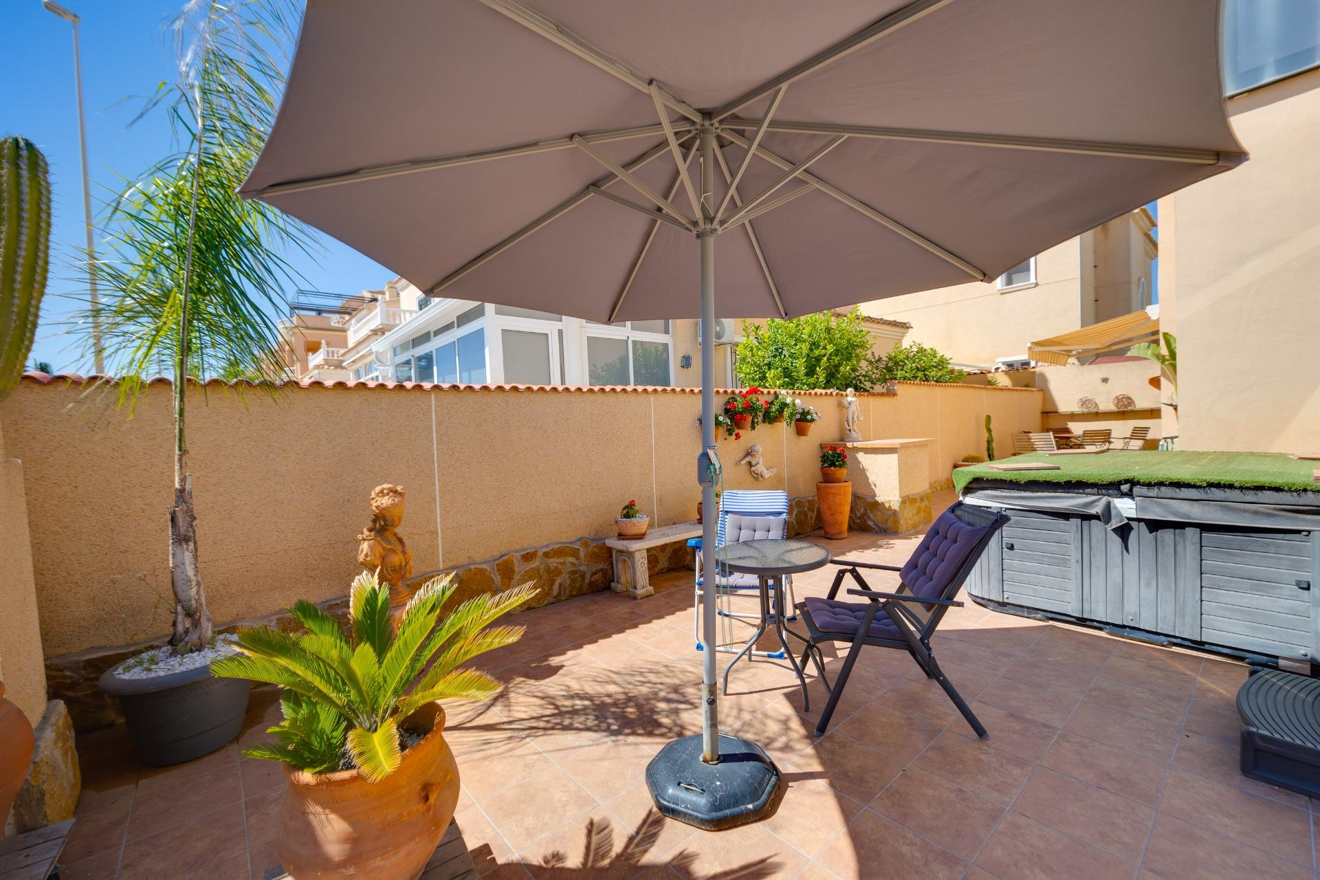 Resale - Villa -
Orihuela Costa - Lomas de Don Juan